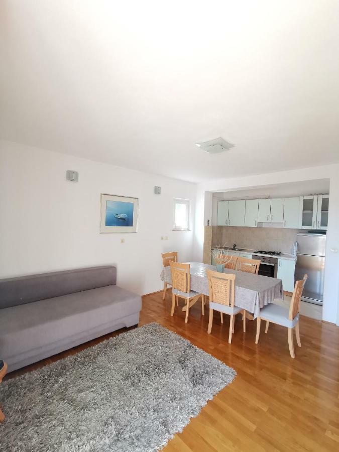 Apartments Moso Tučepi エクステリア 写真
