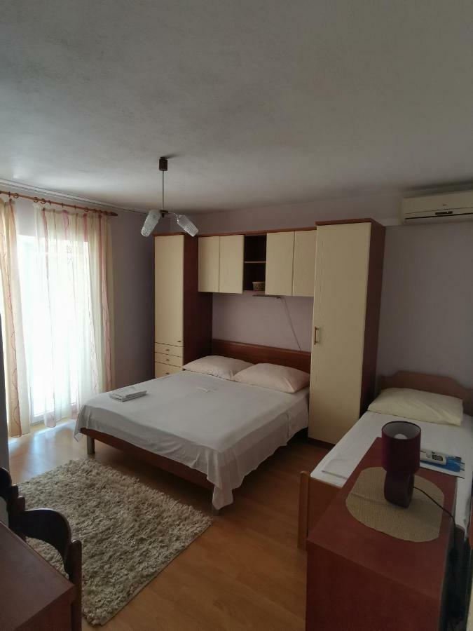 Apartments Moso Tučepi エクステリア 写真